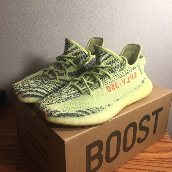 Yeezy 350 v2 frozen yellow authentic - Picture 1 of 4